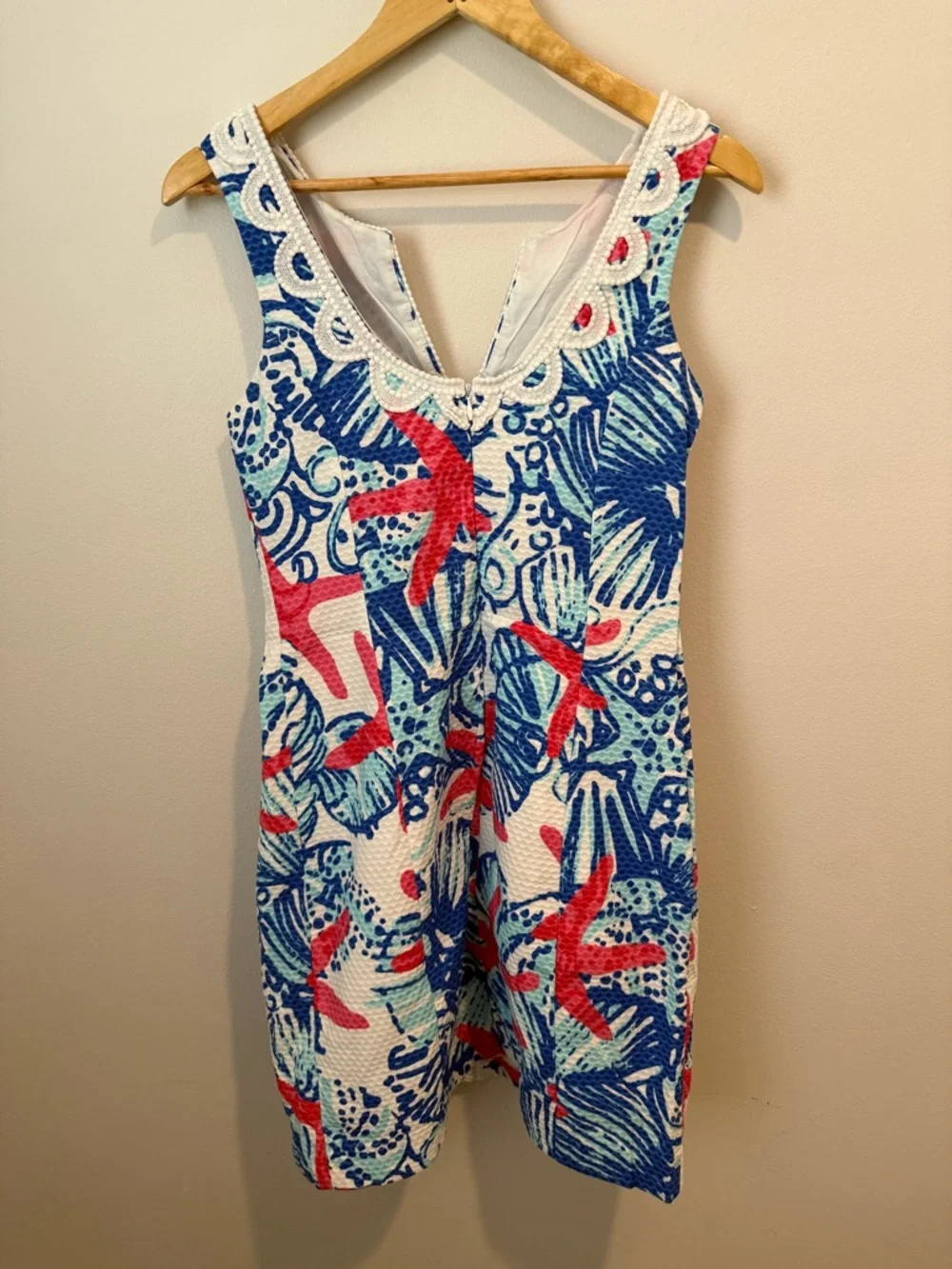 Lilly Pulitzer Janice Sleeveless Shift Dress
She She Shells Starfish Size 4 blue - Picture 4 of 16